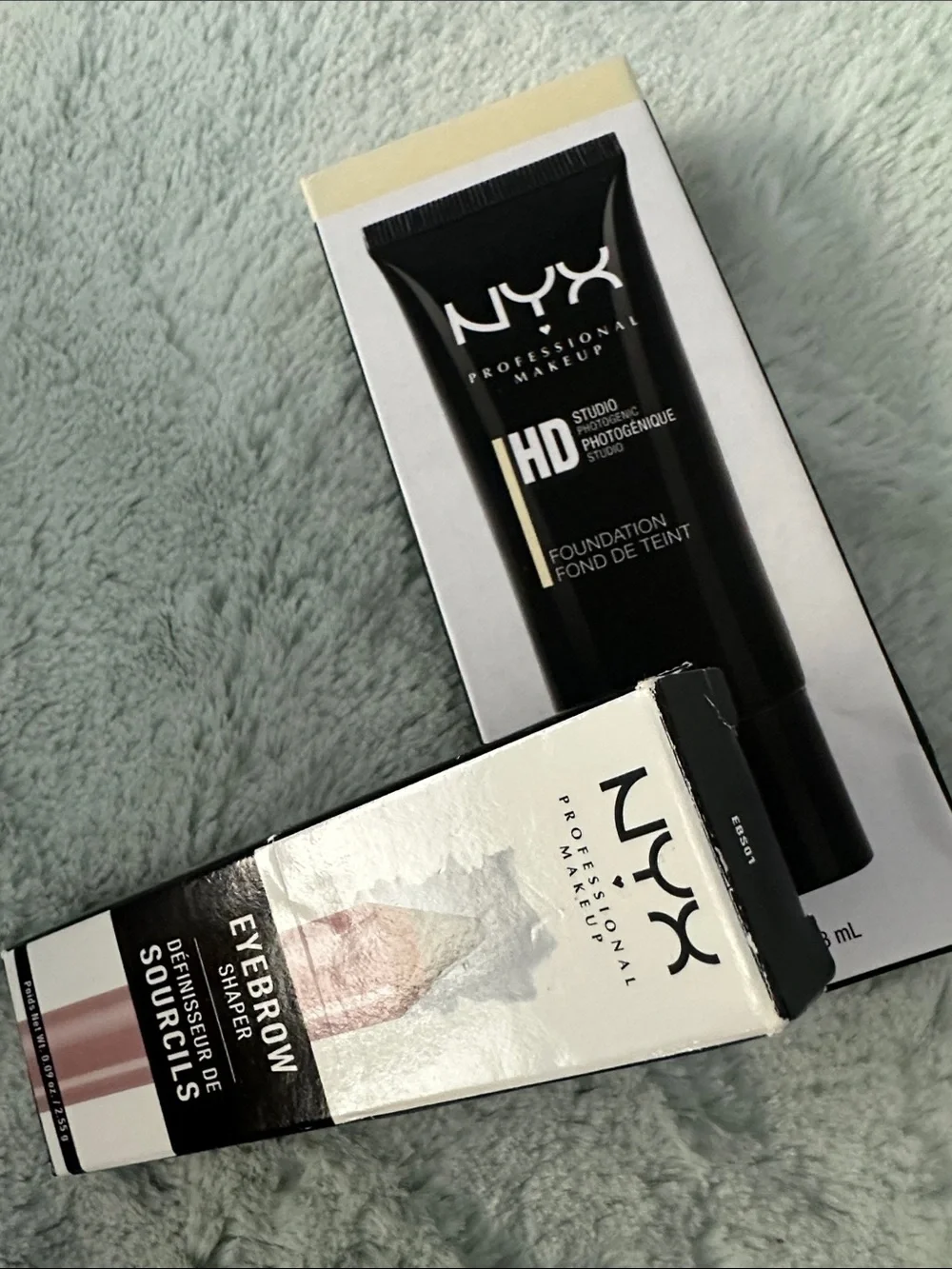 NWT NYX Professional Makeup HD Foundation + Eyebrow Shaper
